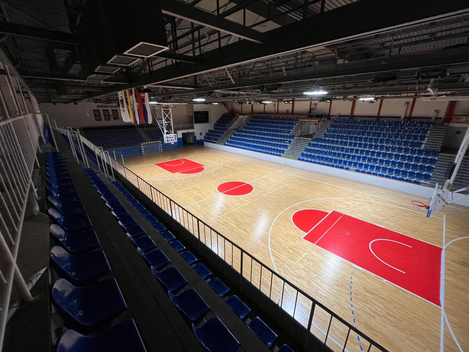 Športová hala ARENA Lučenec - Interior view of the basketball court