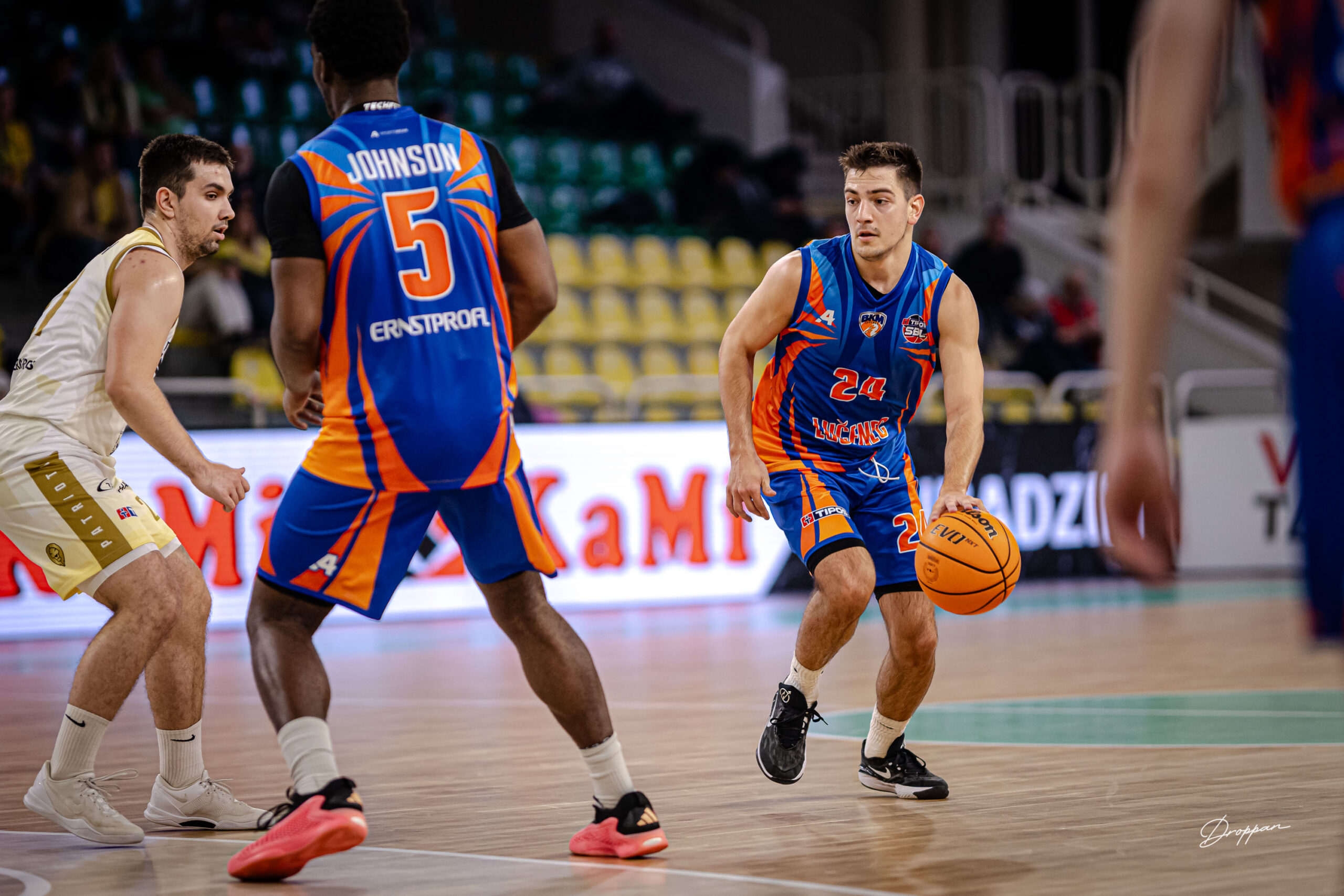 Adam Monček v drese BKM Lučenec (foto Lukáš Droppan)